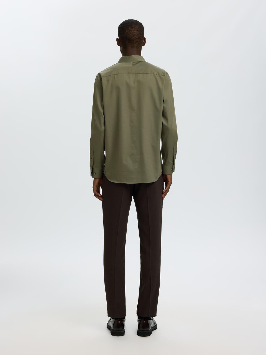 model_shot-back